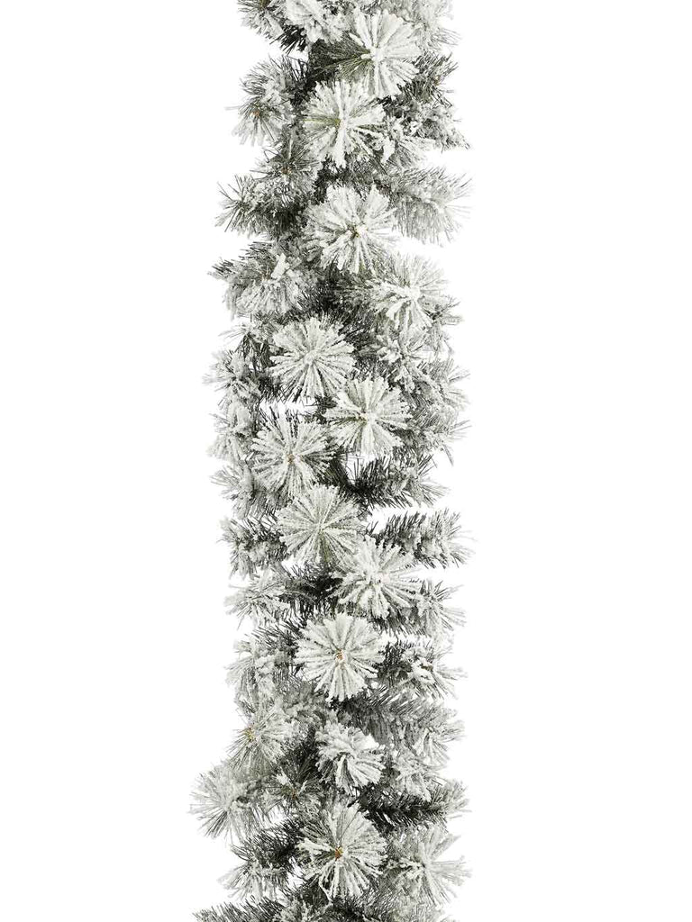 2.7M (9ft) x 25cm Frosted Dinsmore Garland with 156 Tips