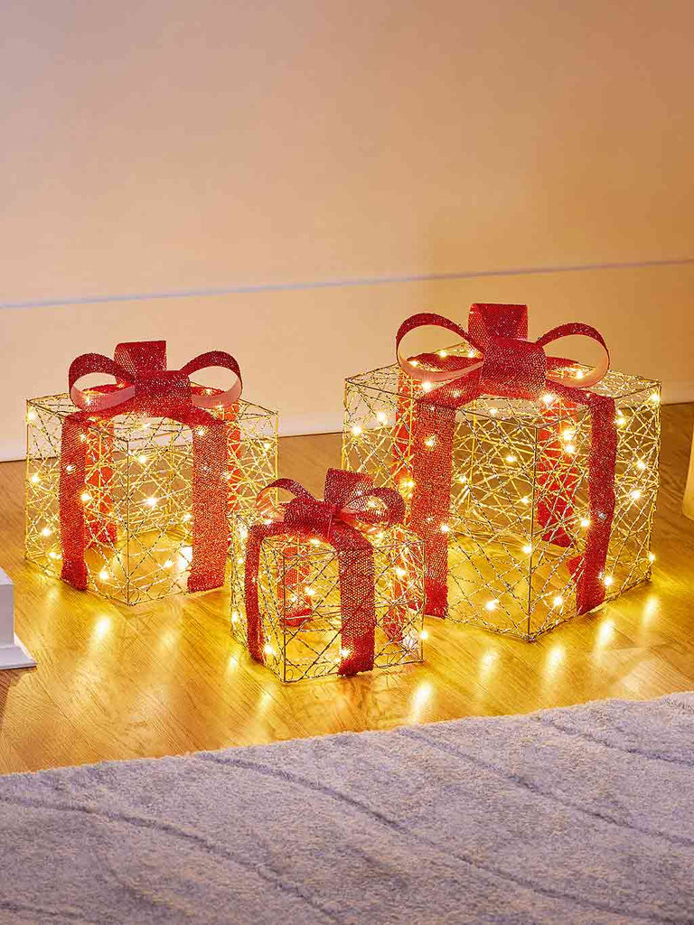 96cm Golden Elegance Twist - 3 Parcel Stack with 500 Warm White LEDs